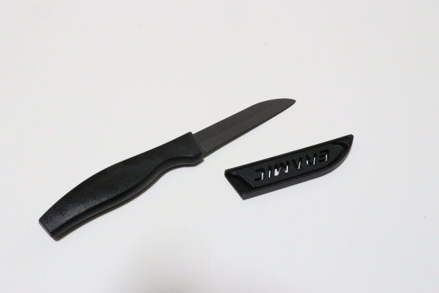 セラミックナイフ（サヤ付、黒） サヤ取り外し