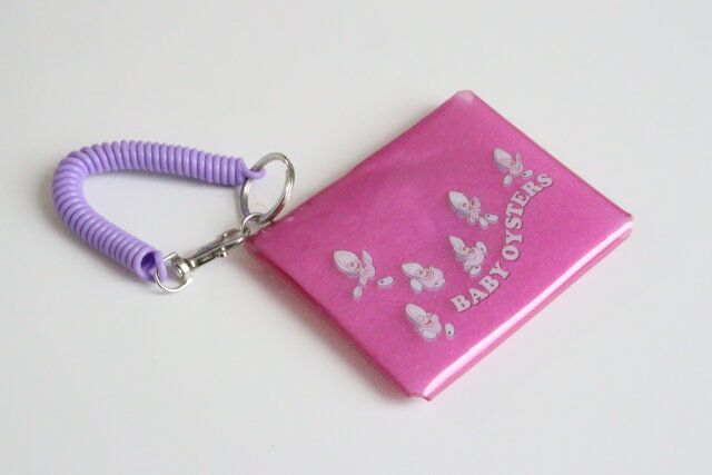 ダイソーの可愛いスプリング付クリアポーチ（ヤングオイスター）