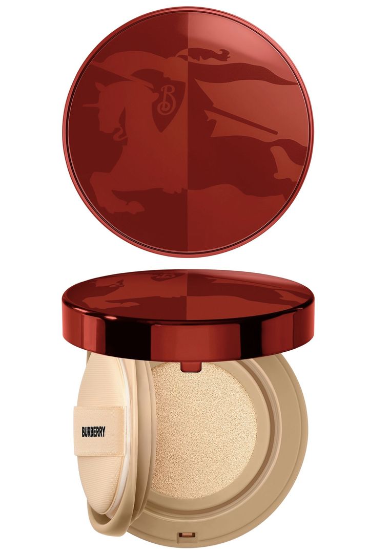 ビヨンド ウェア パーフェクティング マット クッション 20FC ＜ホリデーエディション＞ ￥8,250（11月5日より限定発売）