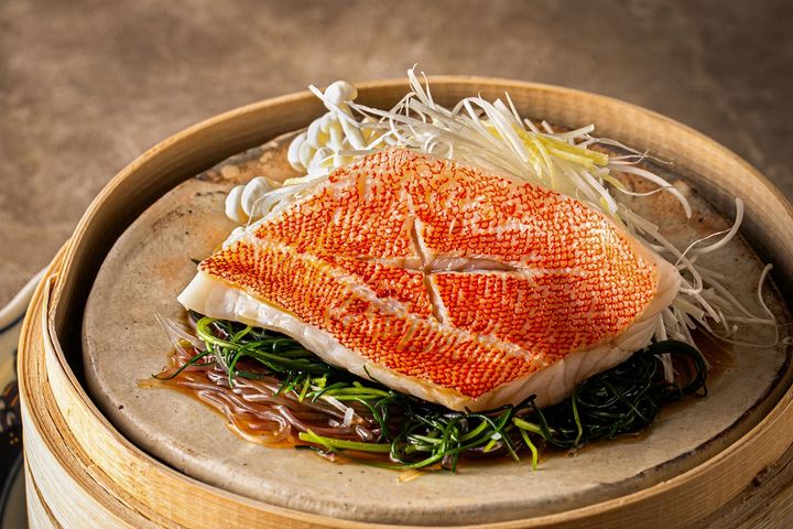 三崎漁港から届いた旬魚 熟成魚醤蒸籠蒸し