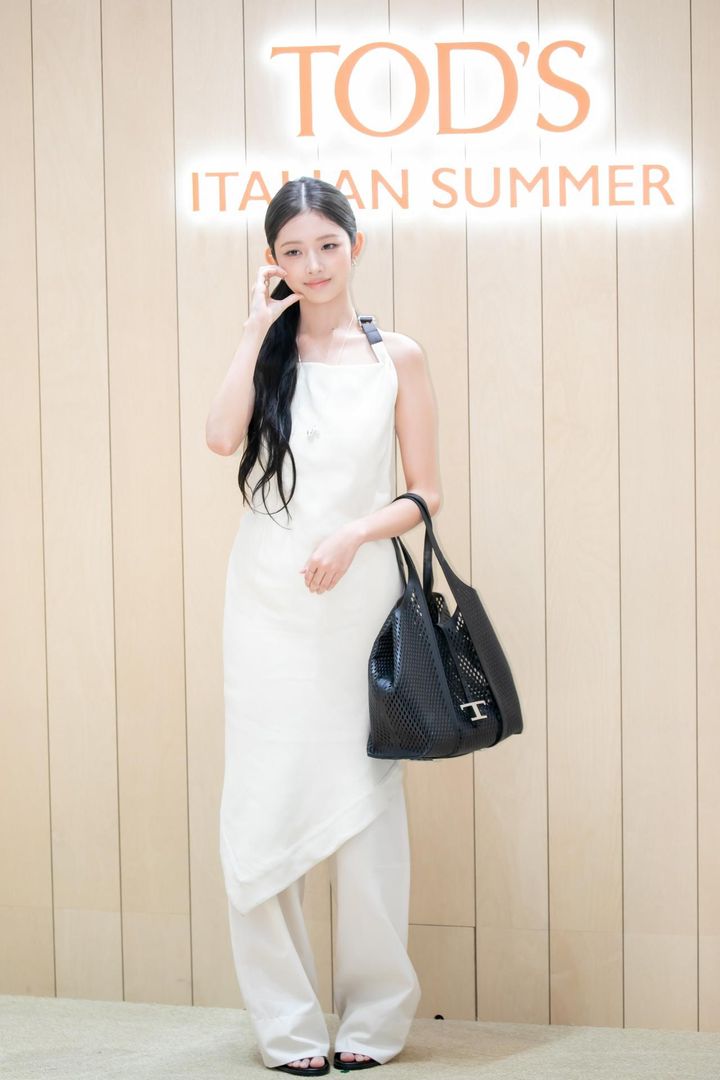 画像: 【IVE レイ】洗練されたホワイトレイヤード