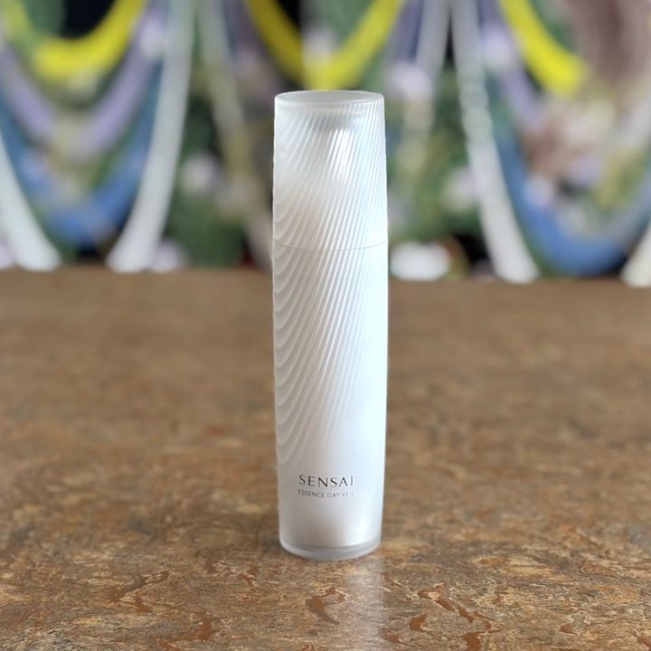 〈SENSAI〉エッセンスデイヴェール