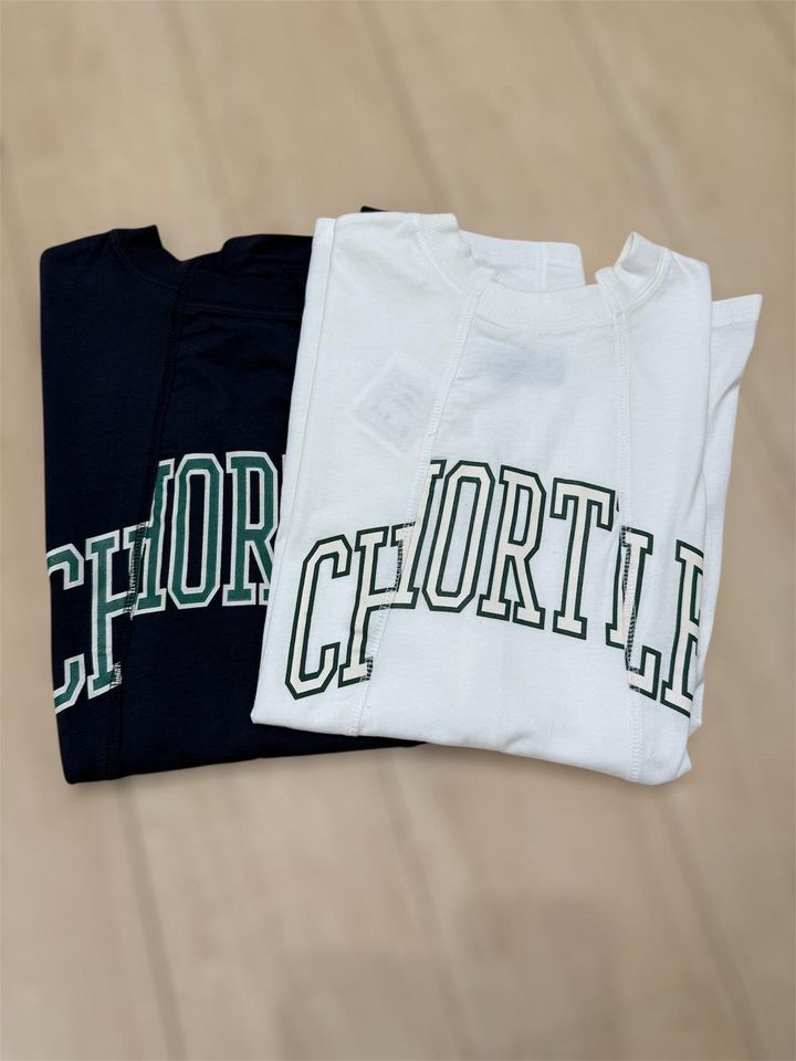 画像: 着丈長めのリメイク風デザインTシャツ