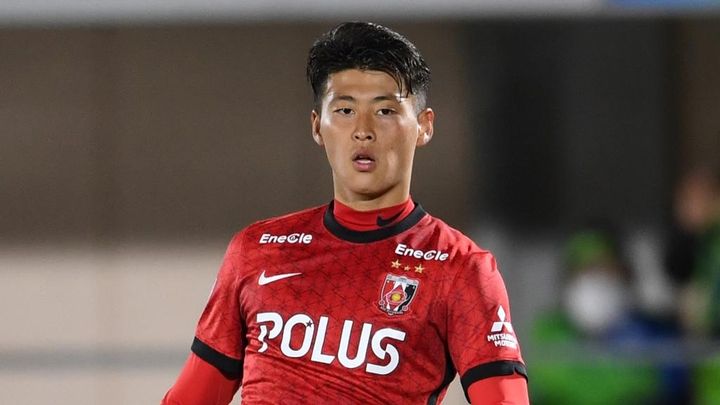 浦和レッズ、“6人目のDF”で23歳CBが4年ぶり電撃復帰！「恩を返