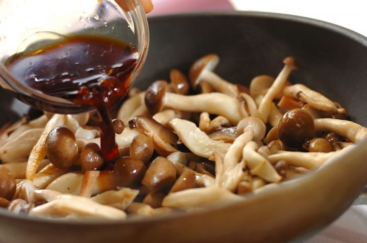 キノコのニンニクしょうゆの作り方2