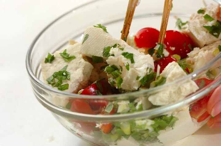 くずし豆腐の黒酢和えの作り方1