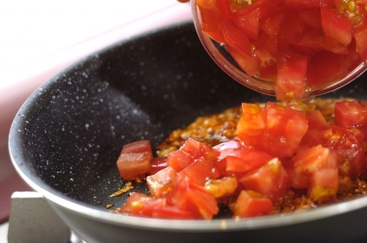 ビンチョウマグロのチリソースからめの作り方4
