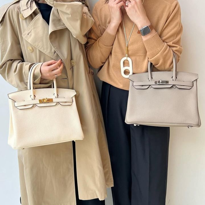 エルメースのバーキンを持った女性ふたり