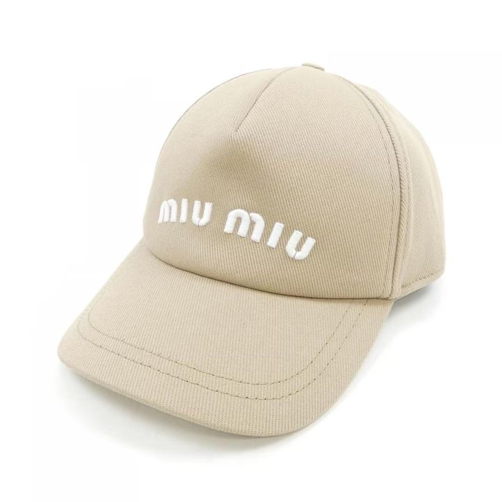 ミュウミュウのキャップ