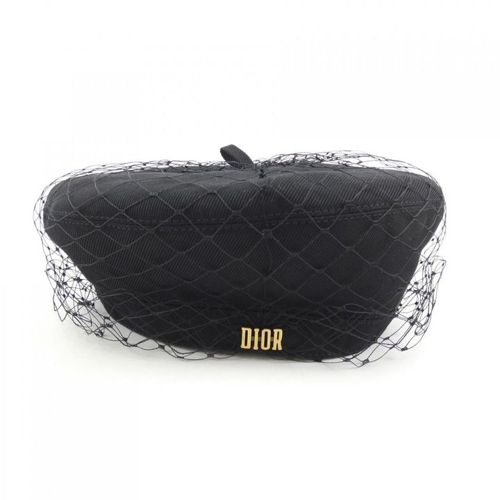 ディオールの個性的なデザインの帽子