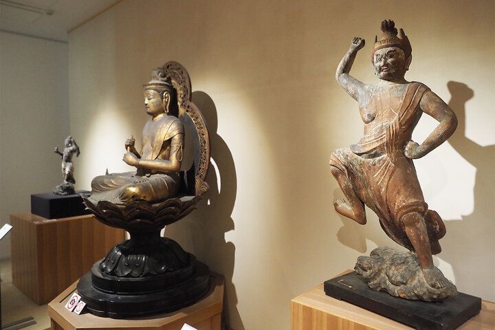 三嶋大社すぐ。無料開放の日本庭園や三島梅花藻も楽しめる「佐野美術館」で水辺の癒やしさんぽ