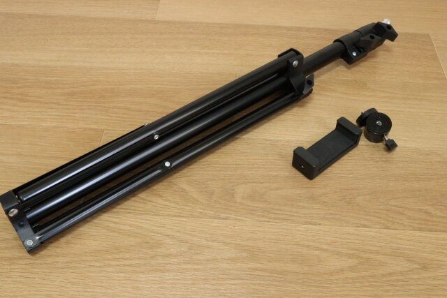 ダイソーのスチール製自立式一脚（1.5m）の一式