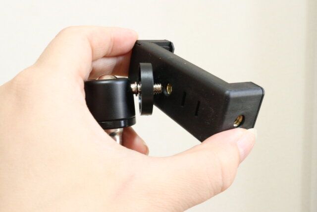 ダイソーのスチール製自立式一脚（1.5m）を組み立てる