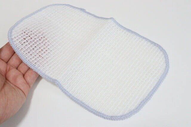 セリアの水切れがいいメッシュスポンジ1