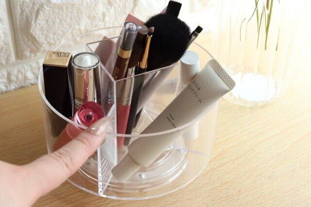 ダイソー 回転できる透明収納ケース