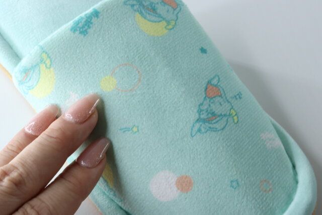 外縫いスリッパ（ディスニークラシックキャラクター） 素材感