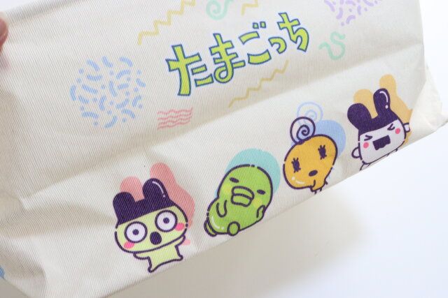 ダイソー たまごっち 布収納（スクエアL） デザイン 違い