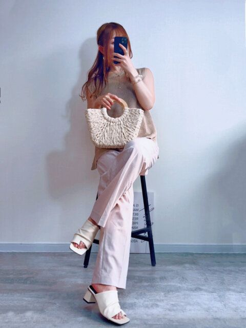 ベージュのワントーン上品コーデ