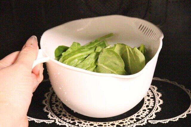 ダイソーの耐熱ハンドルボウルは電子レンジ対応