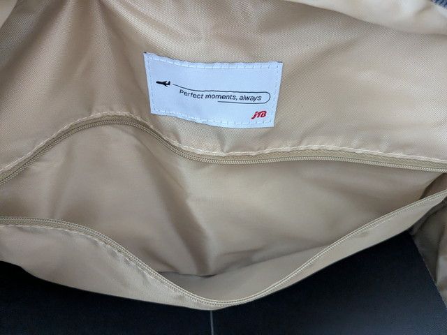 JTB完全監修ボストンバッグ中のポケット