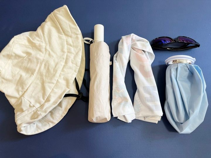夏におすすめの持ち物リスト｜暑さ＆突然の雨にも対応！