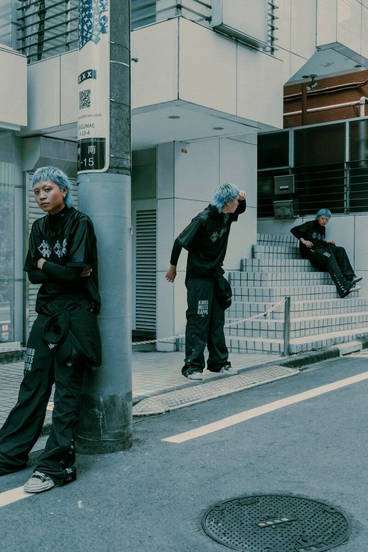 今回、イタリア発のスポーツブランドKAPPAとのコラボレーションを発表。両者の世界観が融合した限定コラボジャージを、ファッション通販サイトZOZOTOWNにて限定販売。