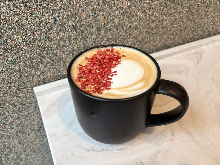 ストロベリーラベンダーラテ