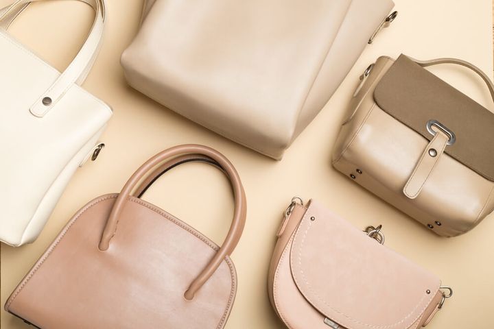 さまざまなデザインのレディースバッグ
