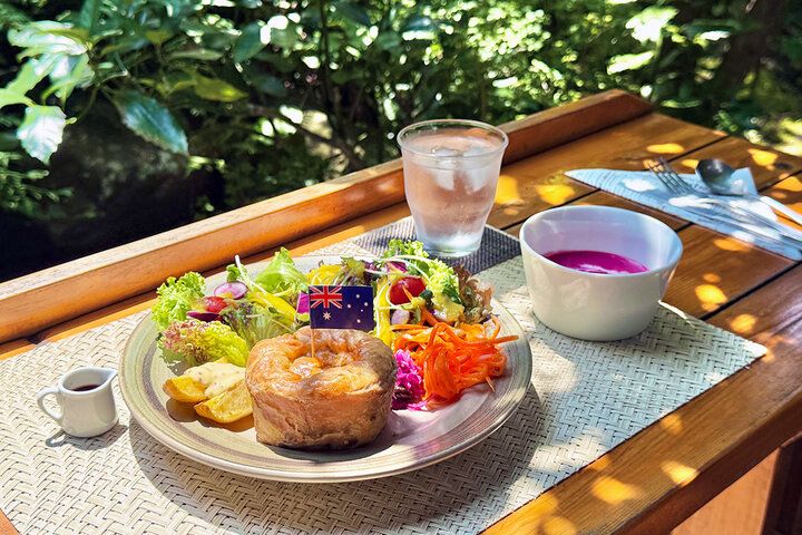 静岡・三島の森で見つけた♪ 鳥のさえずり響く隠れ家でオーストラリア料理ランチを「MOMIJI CAFE」