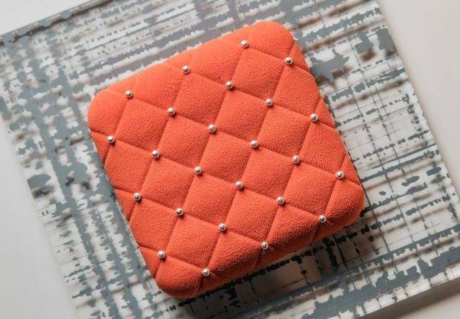 ベージュ アラン・デュカス 東京」記念日に贈る、特別なケーキ | TRILL