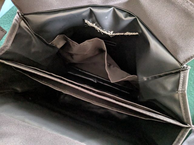 earthmusicイベントトートバッグ内ポケット