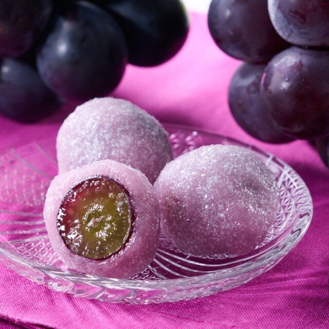 シャトレーゼ 山梨県産ピオーネのぶどう餅3個入