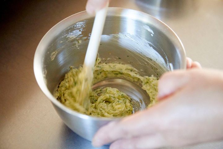 バターを仕込む