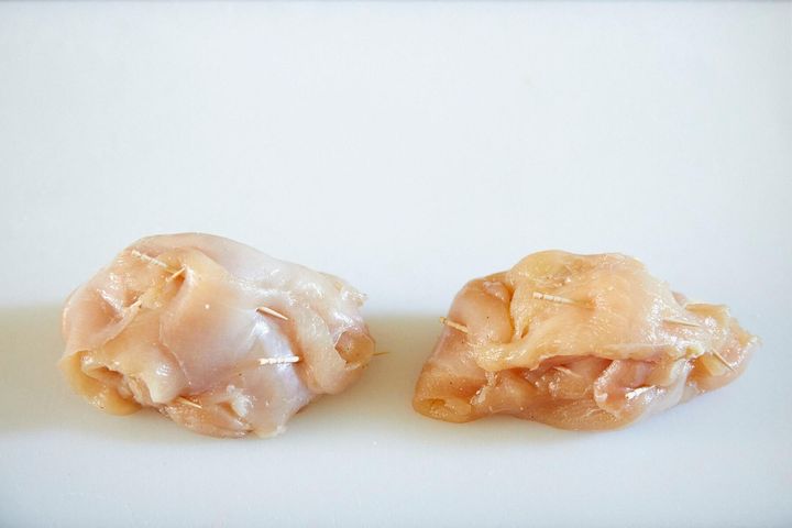 バターを鶏むね肉で包む