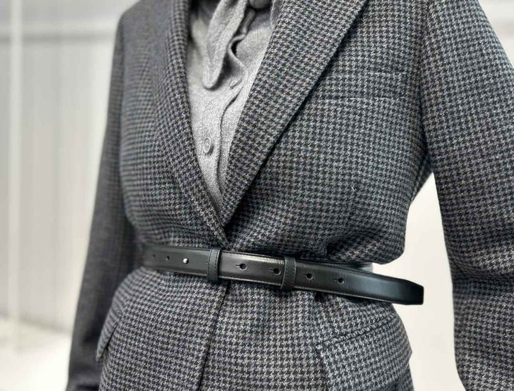 画像: 【ユニクロ：シー】レザーベルト¥2,990、ツイードテーラードジャケット¥9,990、カシミヤクルーネックショートベスト¥8,990、カシミヤリラックスVネックセータースカーフつき¥14,900、 www.uniqlo.com