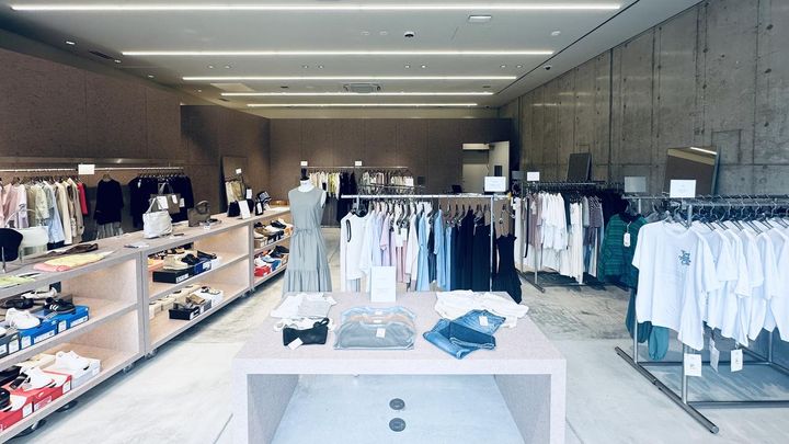 画像: 今すぐ着られるお買い得なB品・リペア品・サンプル品がズラリと並ぶLTDストア store.united-arrows.co.jp