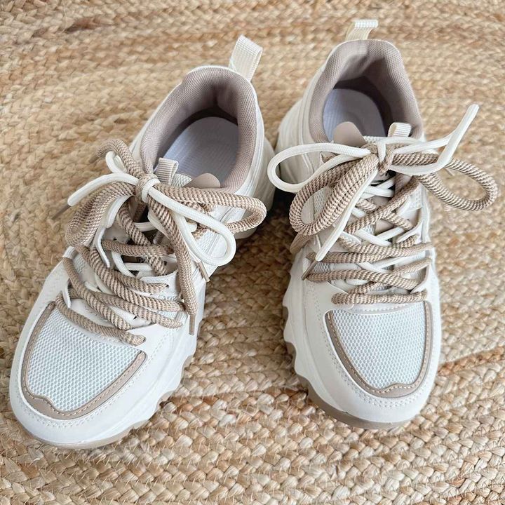 画像: カジュアルスポーツシューズ