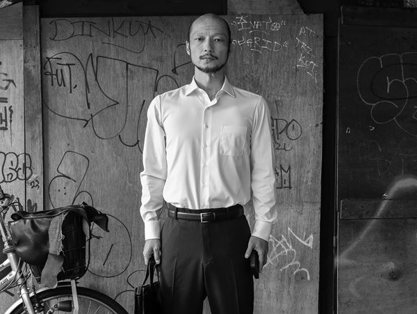 こうち・やまと 1978年12月3日生まれ、山口県出身。新潟大学在学中から演劇活動を始め、2000年に舞台『リチャード三世』で本格的俳優デビュー。