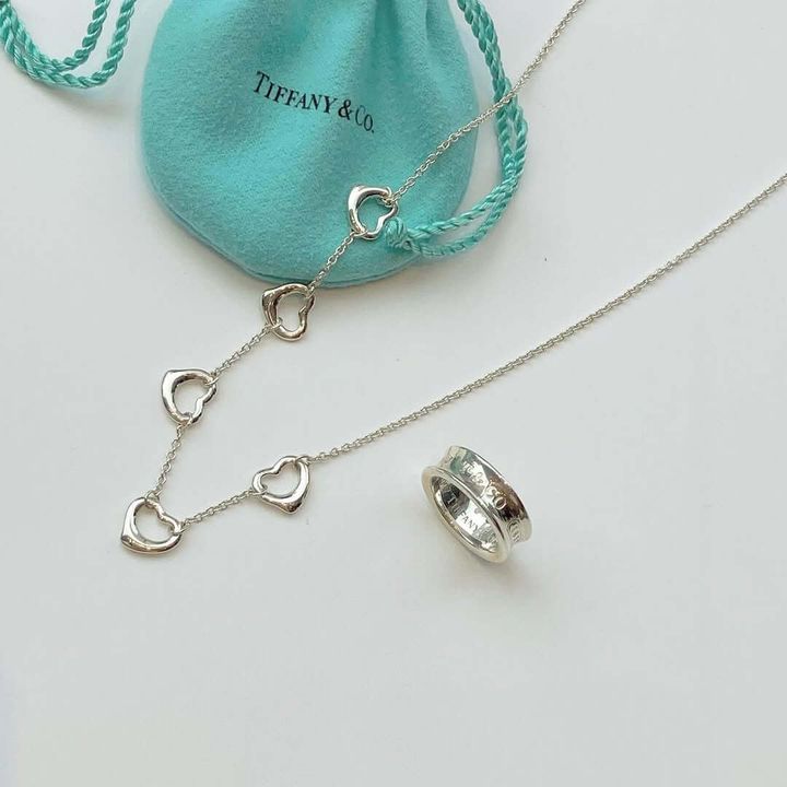ティファニーのネックレスとリング