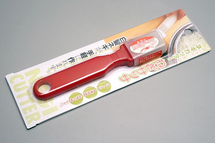 100円でゲットした「ネギカッターねぎサッサ」