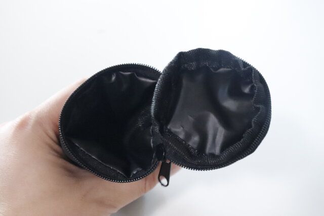 小物収納ケース（カラビナ付、管楽器マウス） 内側