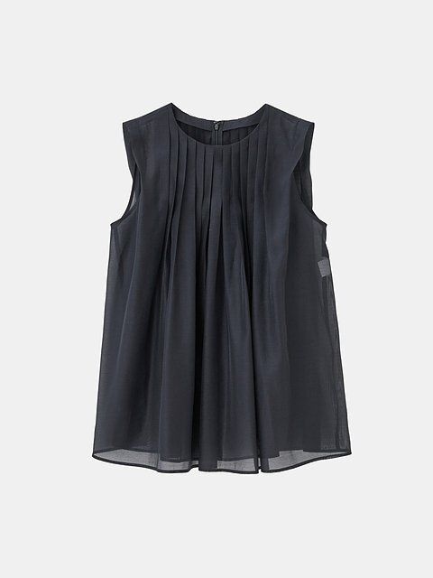 PLSTのシアープリーツノースリーブブラウス