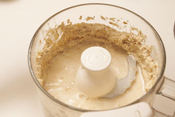 胡桃をピュレにする