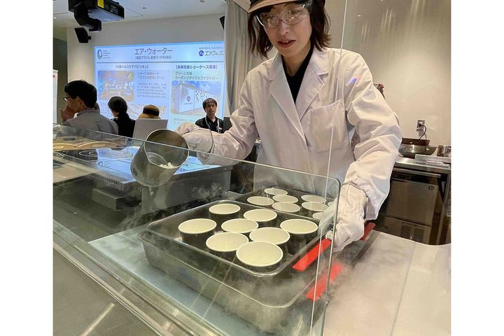 万博会場で発生するCO2を「地球の恵みステーション」でリサイクルしたドライスアイスは、ジェラートの冷却保存に活用。