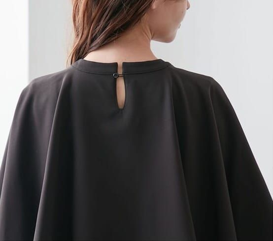 マントドレスワンピース「マレフィセント」 バックスタイル