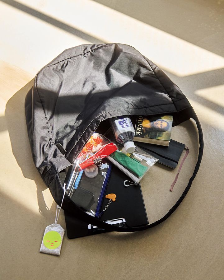 〈コム デ ギャルソン〉メッセンジャバッグ