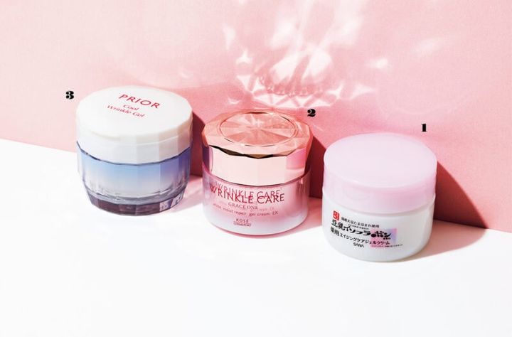 右から：サナ なめらか本舗 薬用リンクルジェルクリーム ホワイト［医薬部外品］100g 1760円（常盤薬品工業）、グレイス ワン リンクルケア ホワイト モイストリペア ジェルクリーム EX［医薬部外品］100g 3520円（コーセーコスメポート）、プリオール 薬用 冷やしリンクル美コルセットゲル［医薬部外品］90g 7480円（資生堂）※限定品