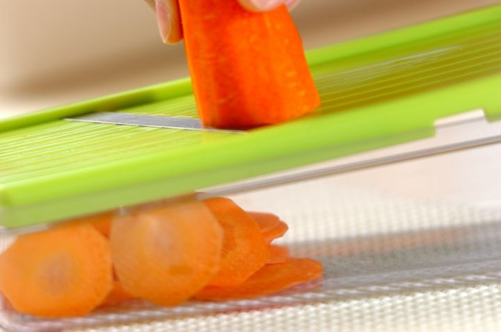 ニンジンチップスの下準備1