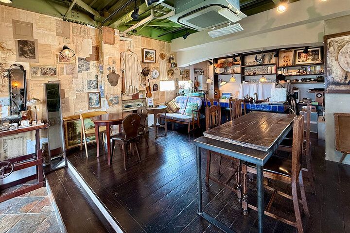 源兵衛川のせせらぎとアンティーク空間に癒やされて。三島「ディレッタントカフェとワルツ」で優雅なランチを