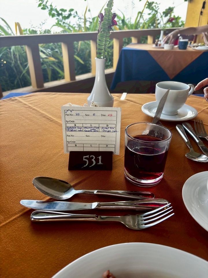 食事の席には専用のカードが置いてあり、自分の体調に合わせたドリンクやスープが提供される。